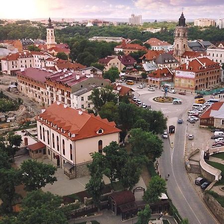 Апартаменты В Старом Городе Kamjanez-Podilskyj Exterior foto