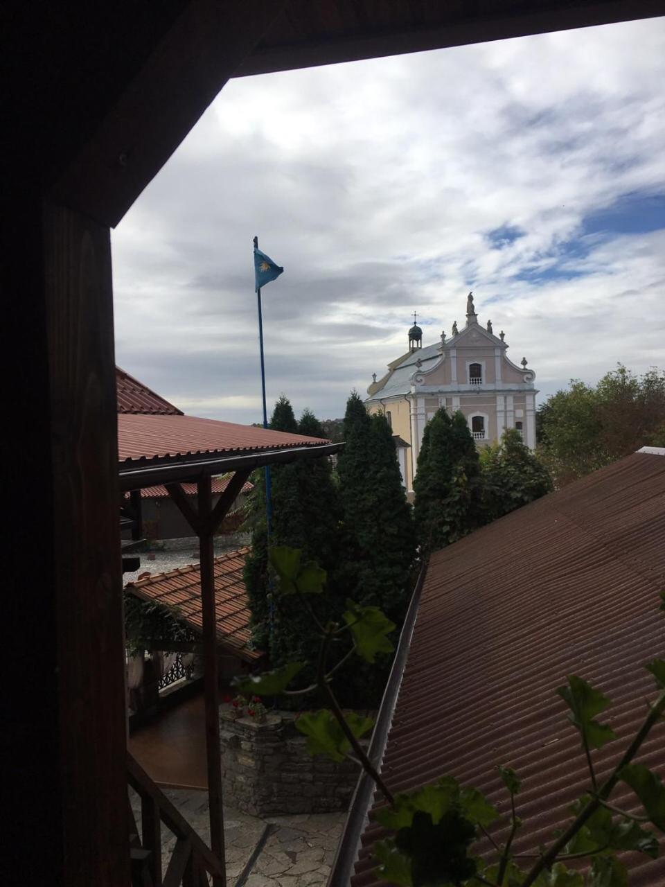 Апартаменты В Старом Городе Kamjanez-Podilskyj Exterior foto